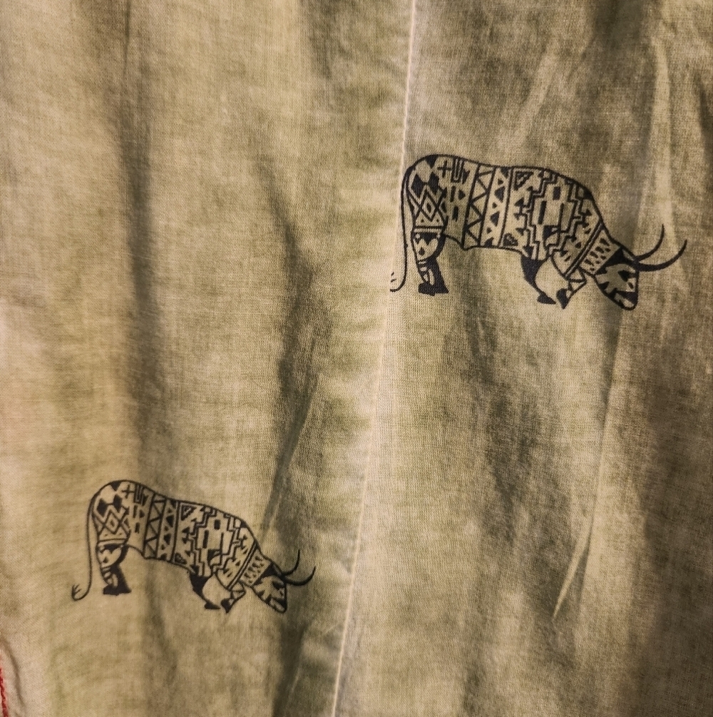Ryan Michael Women’s Green Snap up Aztec bull pattern long sleeve size small - Picture 3 of 5